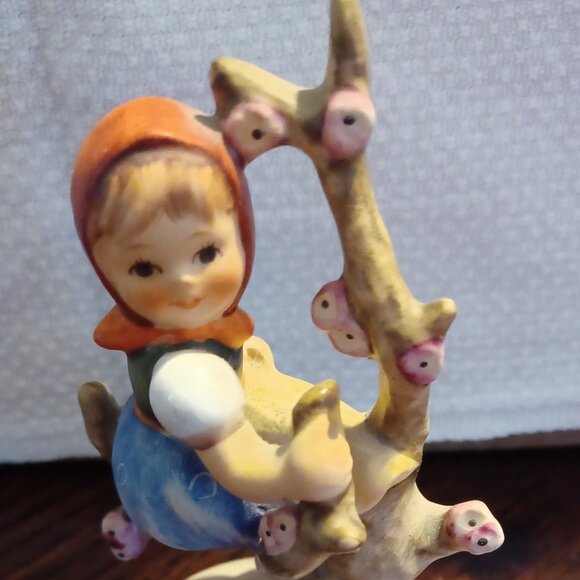 4 Girl Hummels - Picture 2 of 8